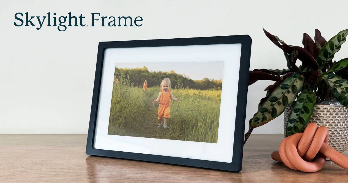 Skylight Digital Photo Frame